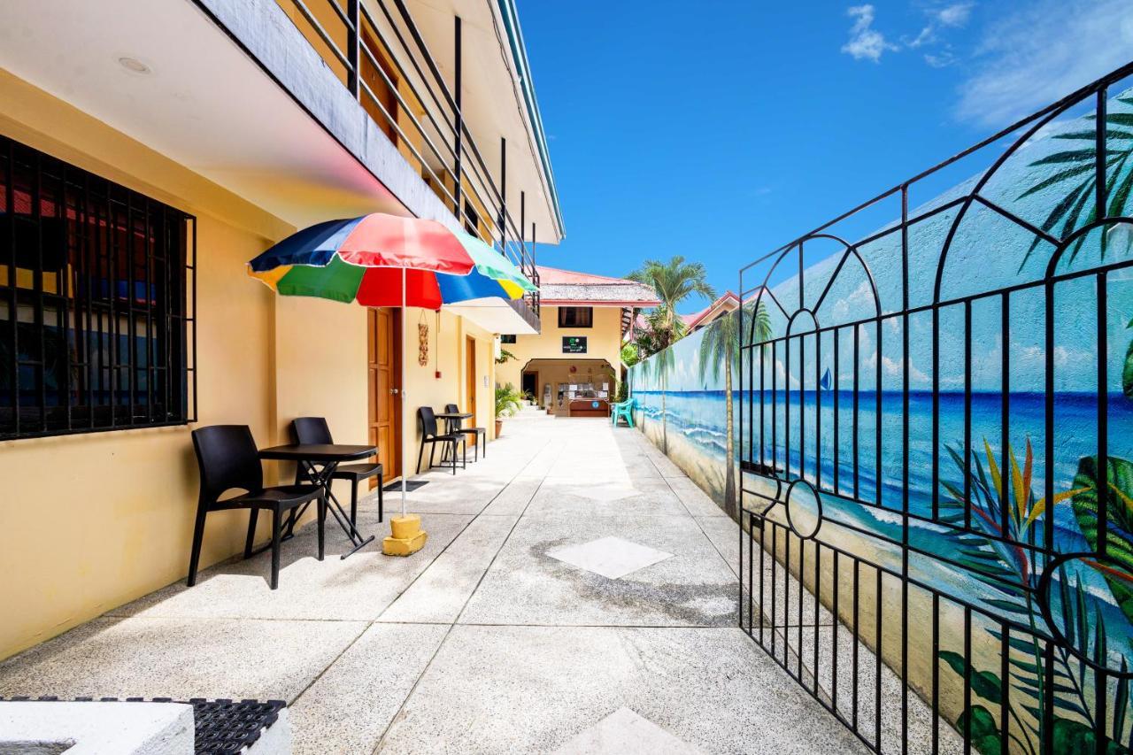 Balabag  White Shamrock Beach Hotel מראה חיצוני תמונה