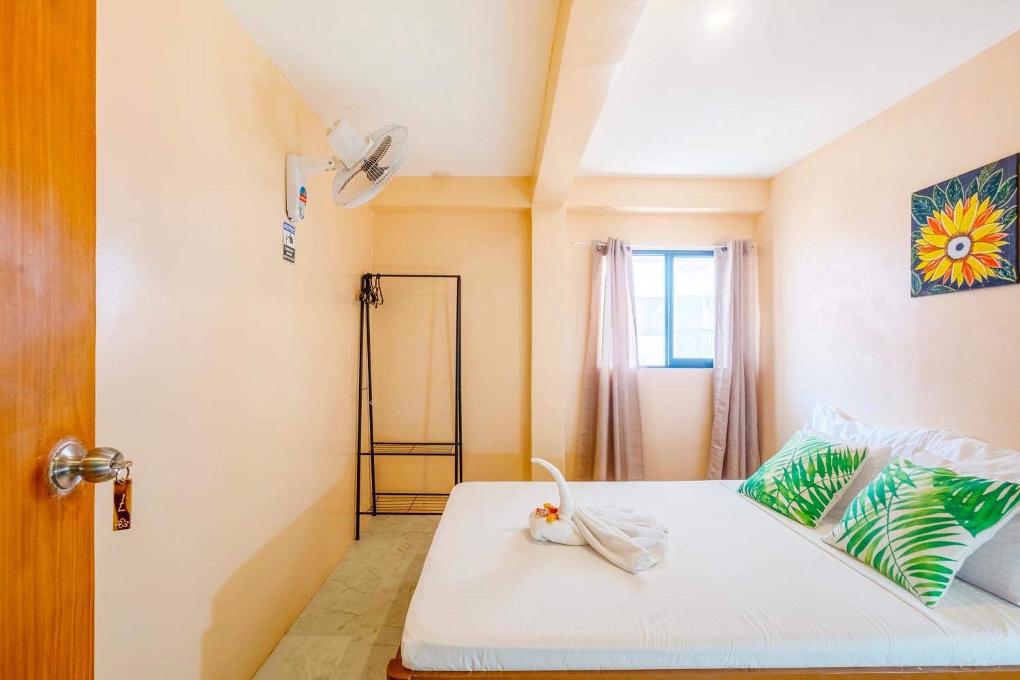 Balabag  White Shamrock Beach Hotel חדר תמונה